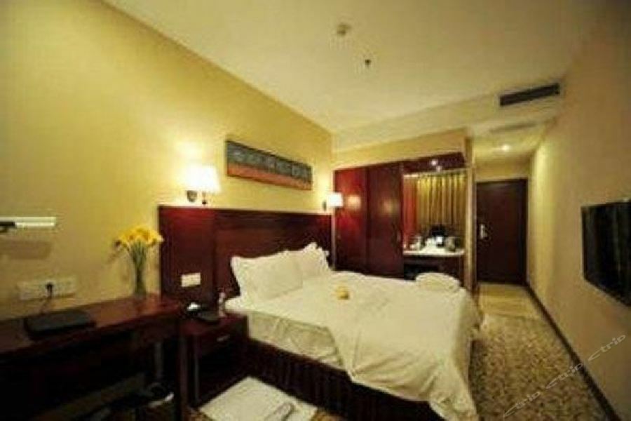 Chonpines Hotel Anshun Exteriör bild