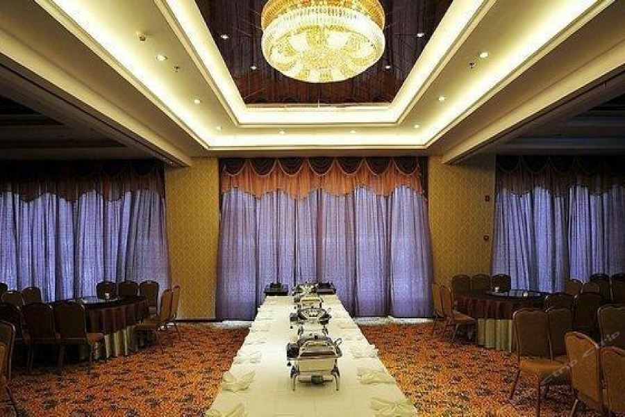 Chonpines Hotel Anshun Exteriör bild